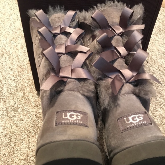 Ugg Bailey Bow Tall Sz 4 - Picture 9 of 15